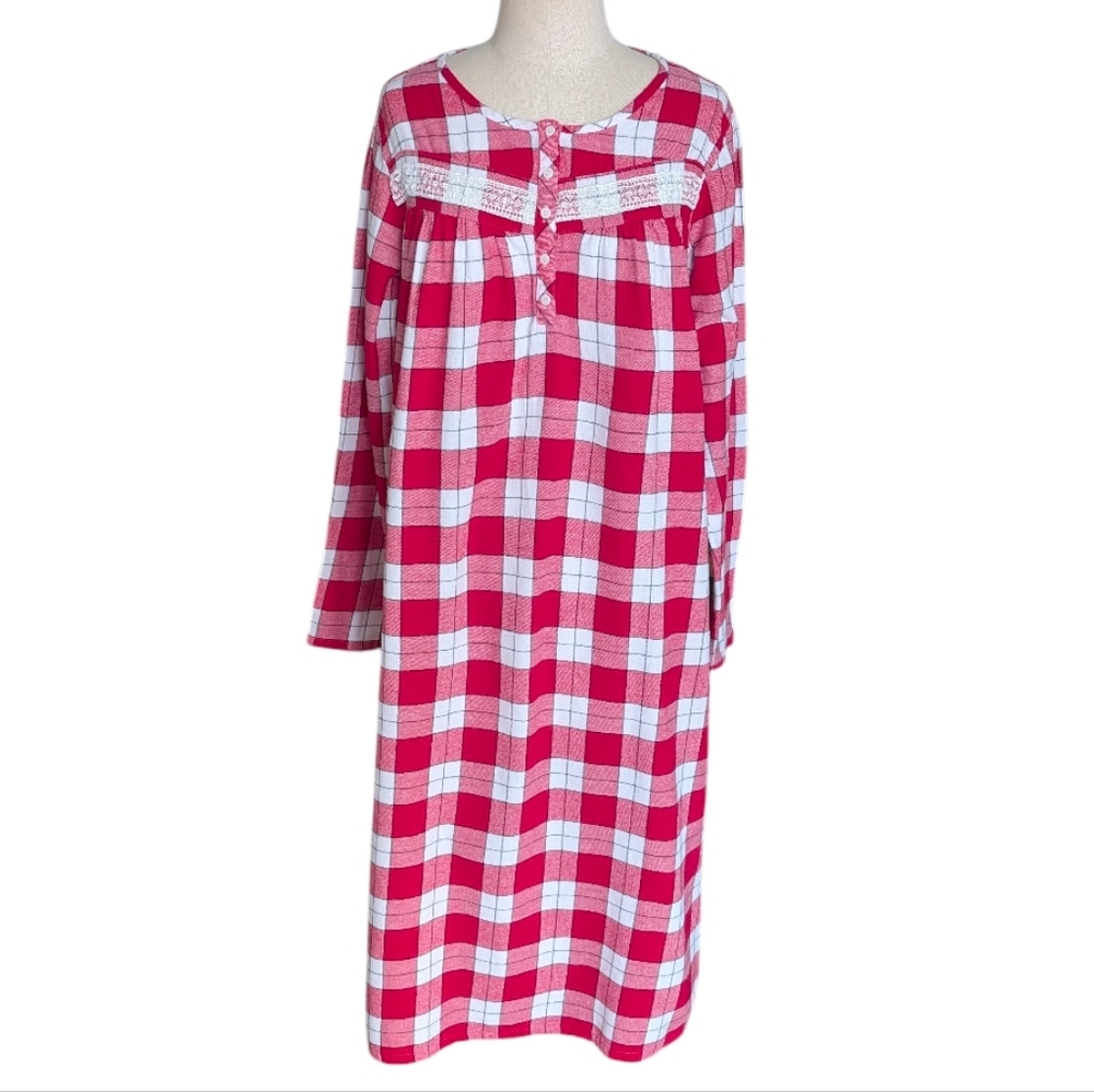 Croft & Barrow cotton flannel red & white checked traditional nightgown. Large.